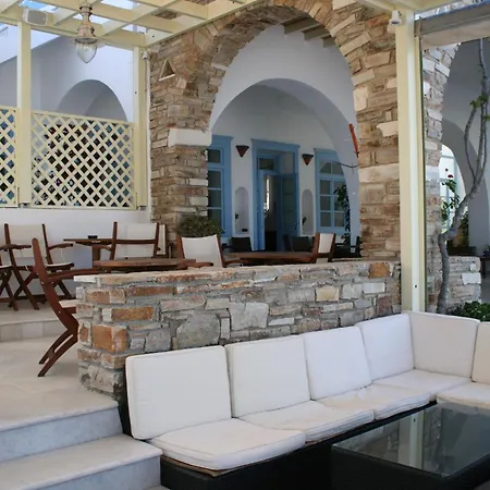 Mantalena فندق