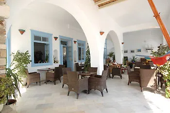 Mantalena فندق